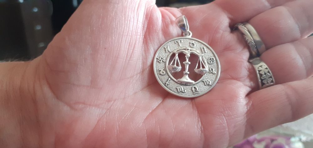 Продам кулон серебряный и серьги