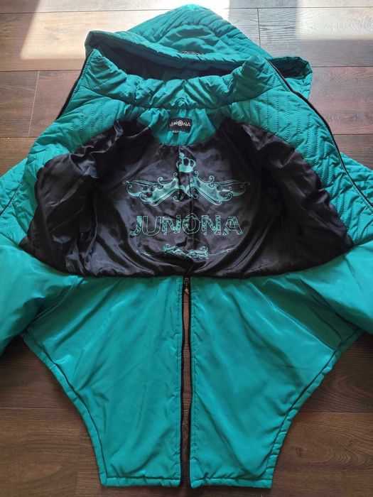 Асиметрично зелено яке на Junona