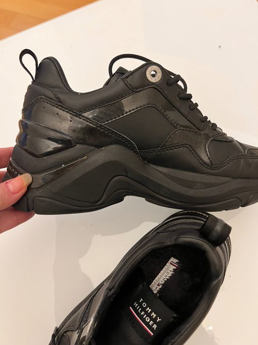Adidași sneakers tommy hilfiger nr 38 dar vin pentru 37
