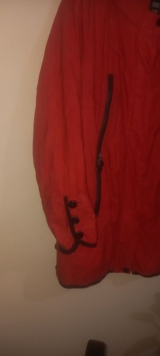 Куртка красная на взрослых