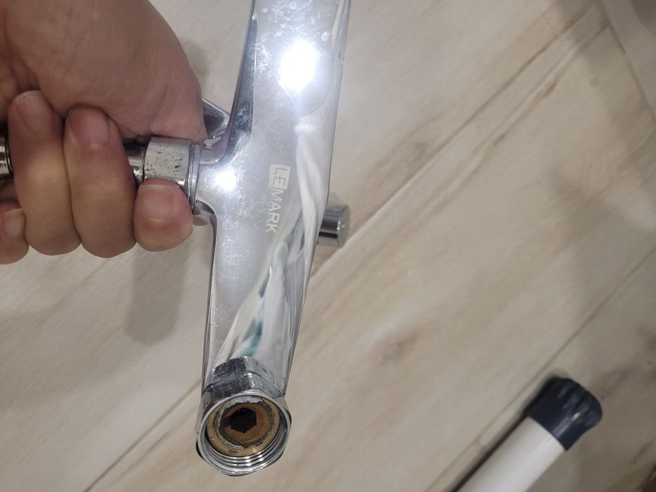 Продам смеситель для ванны Lemark, Чехия,