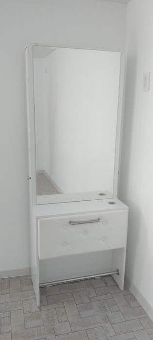 Шкаф для салона красоты