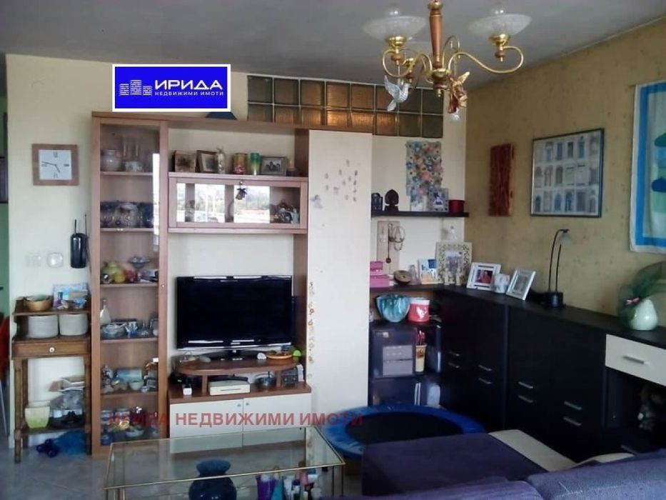 Двустаен апартамент в кв. Оборище