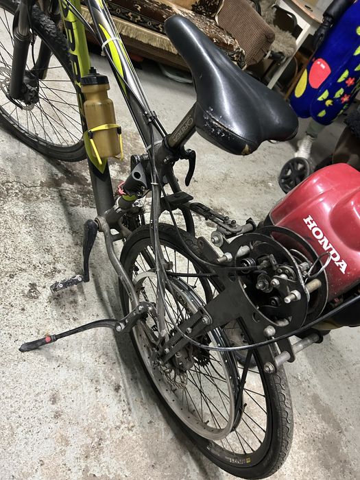 Продам велосипед на бензиновом двигателем