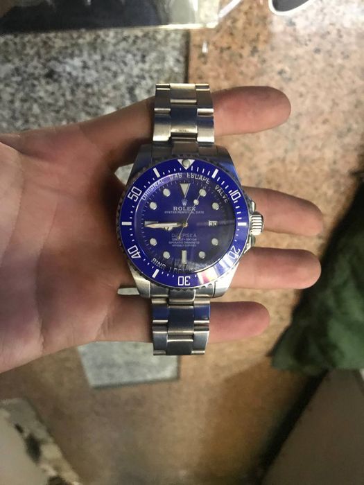 Rolex soat sotiladi