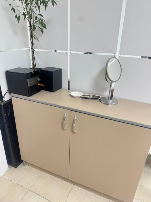 Продается микроволновка , холодильник