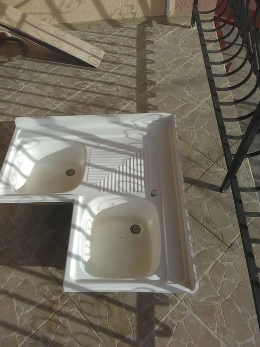 Vînd chiuvetă dublă pentru bucătărie