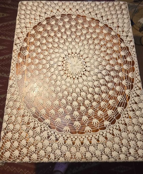 Fata de masă, macrame, lucrată manual