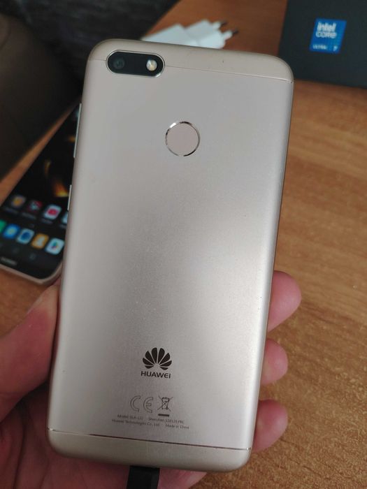 Продавам телефони Huawei P9 Lite mini & P20 lite