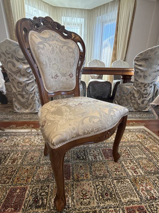 Продам стол и стулья