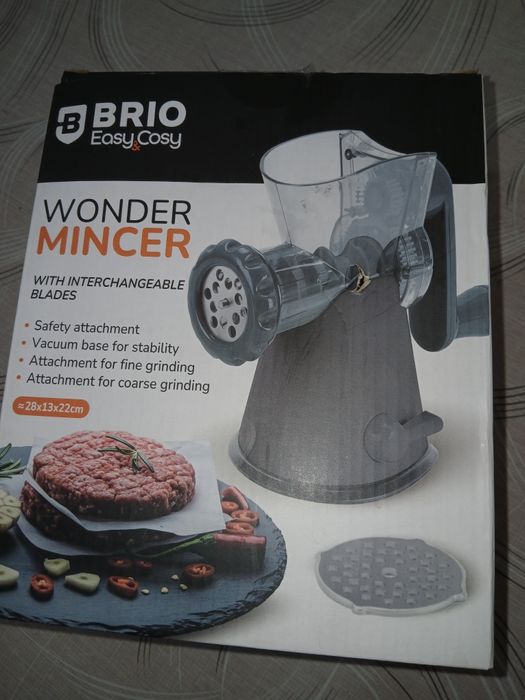 Ръчна месомелачка