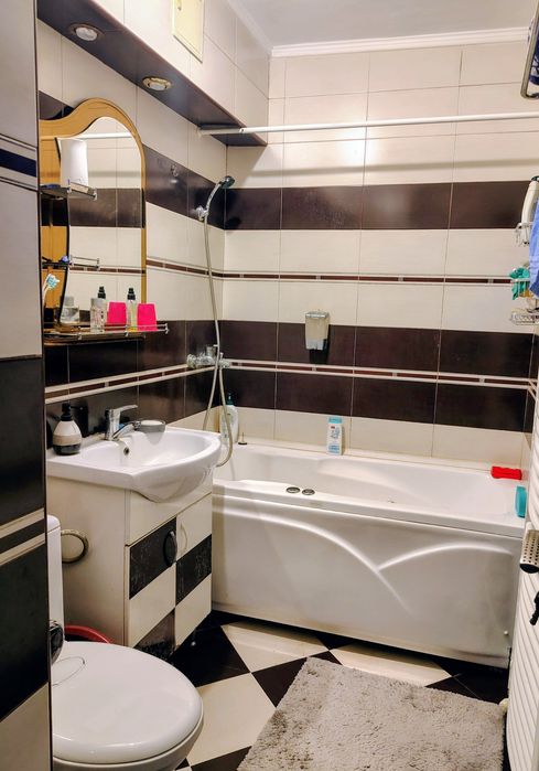 Vând/închiriez apartament 3 camere