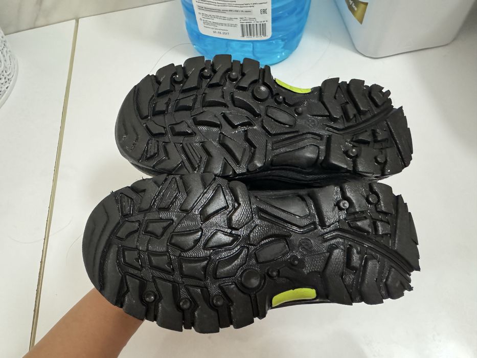 Продам мальчиковые ботинки