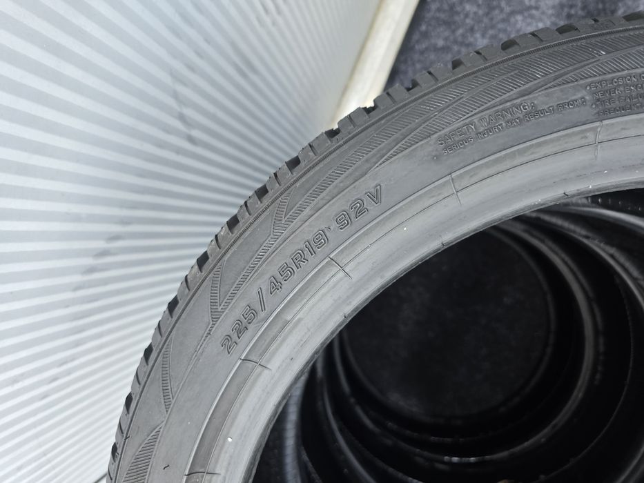 225 45 19 falken m+s