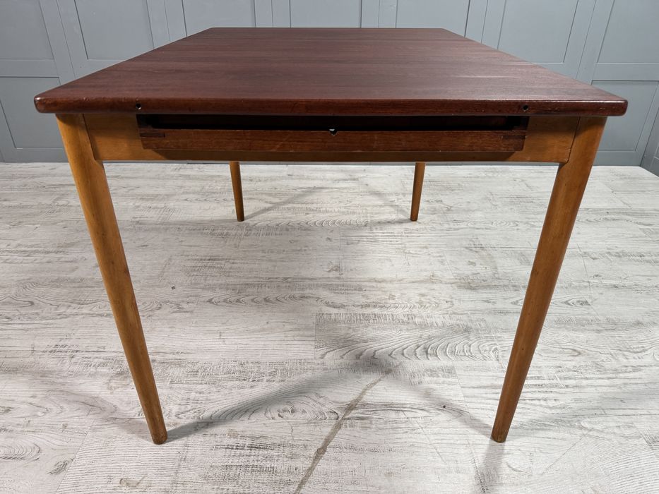 Разтегателна трапезна маса от 60-те К063