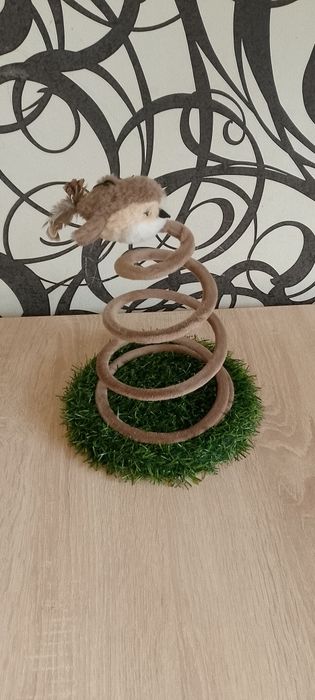 Игрушка для кошки птичка на пружине.