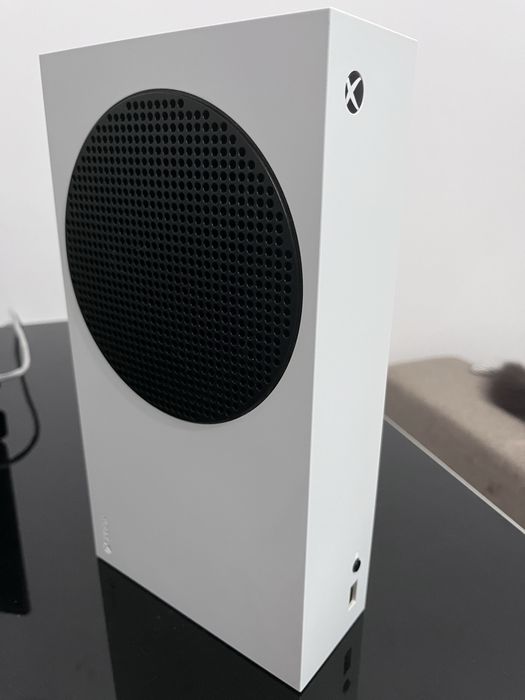 Xbox Series S 512 GB + Controller Wireless + Dock încărcare