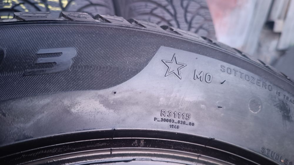 225/55/17 Pirelli Дот 2323