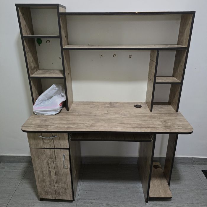 Продается Шкаф компьютерной