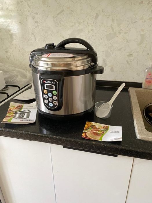Мультиварка Lamark LK-1679