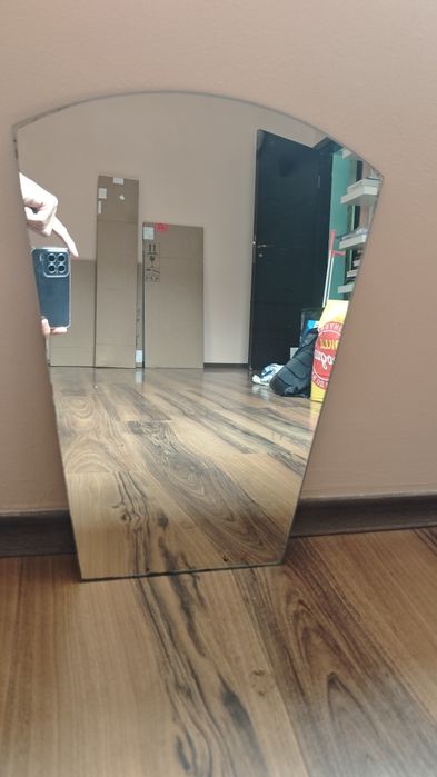 Продвам и подарявам огледала