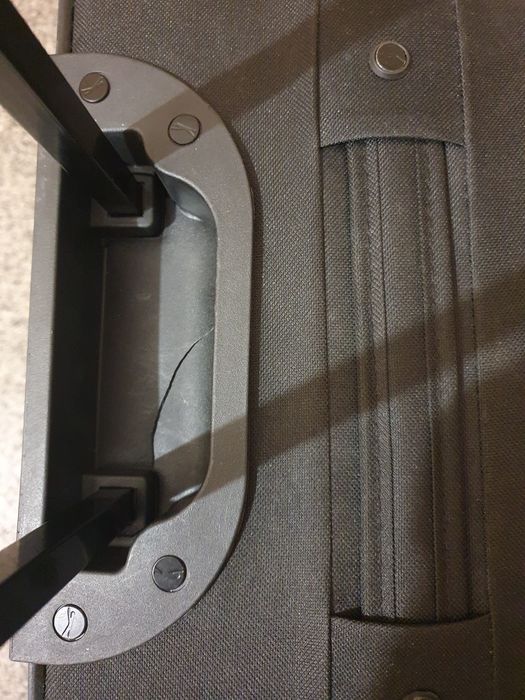 Куфар 30 инча slazenger с дефект