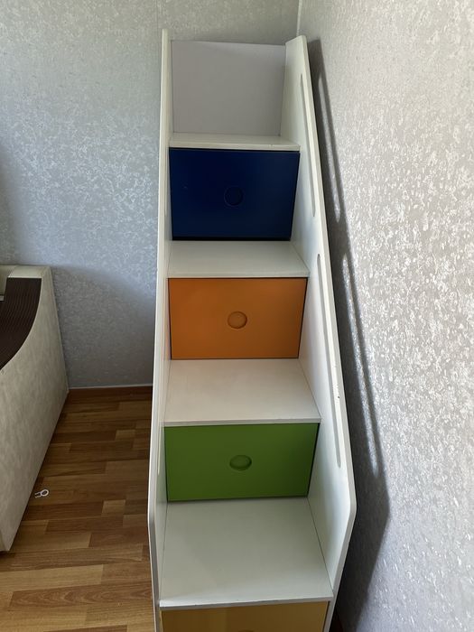 Двухьярусная кровать