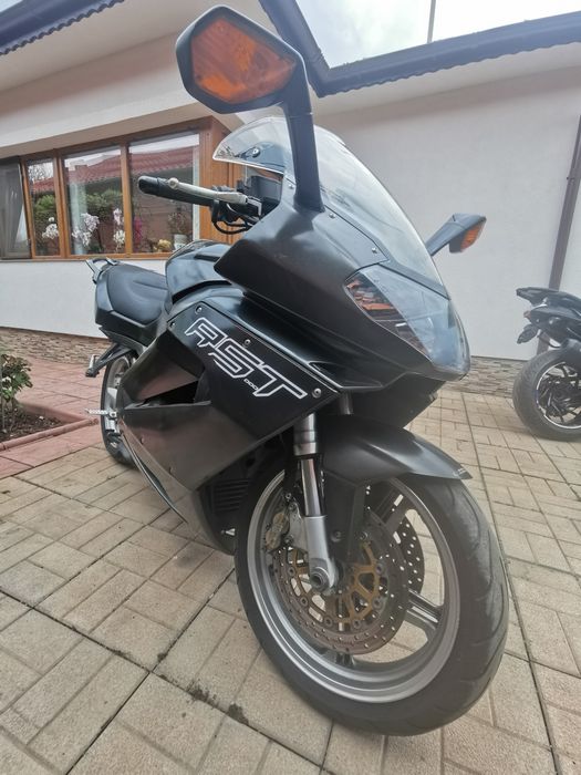 Motocicleta Aprilia Rst Futura 1000