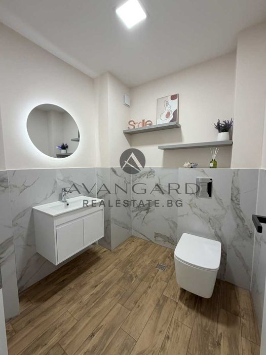 оф.25472 Дизайнерски тристаен/ Съдийски