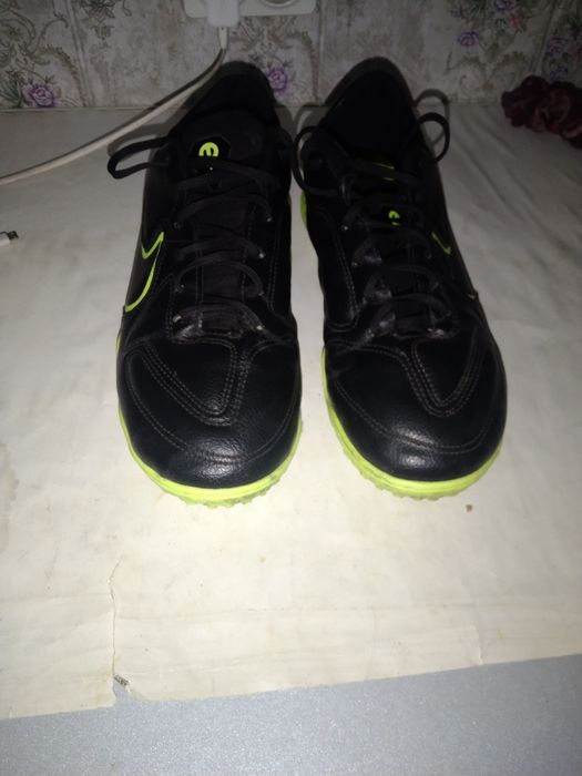 Sarakanojka Nike tempo