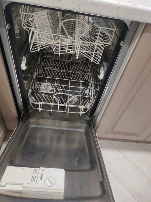 Продам посудомоечную машину Ariston