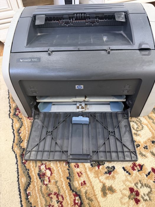 Принтер НР Laserjet 1010