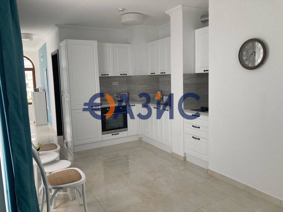 Продава се Многостаен апартамент в Свети Влас - 382 кв.м за 881 €/кв.м - Снимка #3