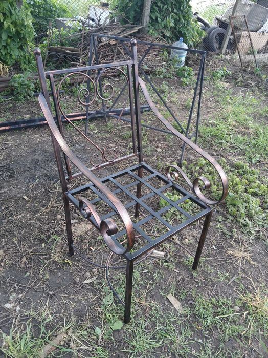 маси , пейки и столове от ковано желязо