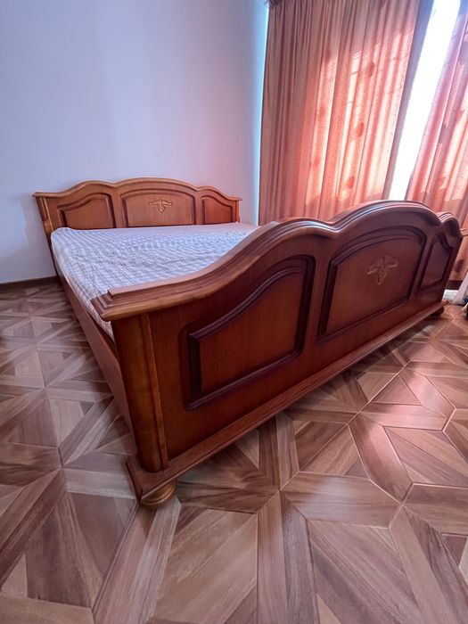 Pat matrimonial complet 200x185 din lemn masiv