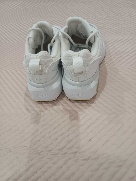 Дамски маратонки Nike
