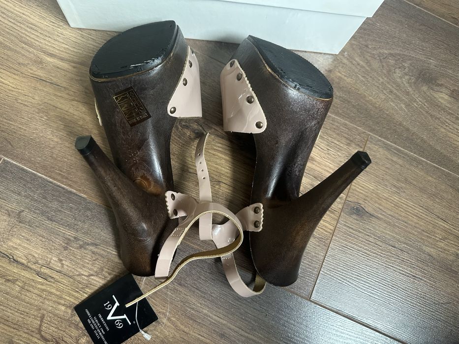 Sandale elegante cu toc inalt si platforma Versace - NOI