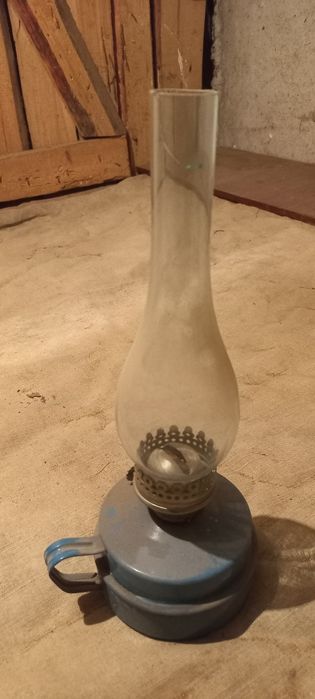 Лампа керосиновая.