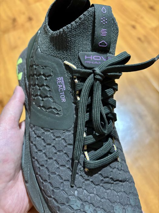 Беговые кроссовки Under Armour, 38 размер