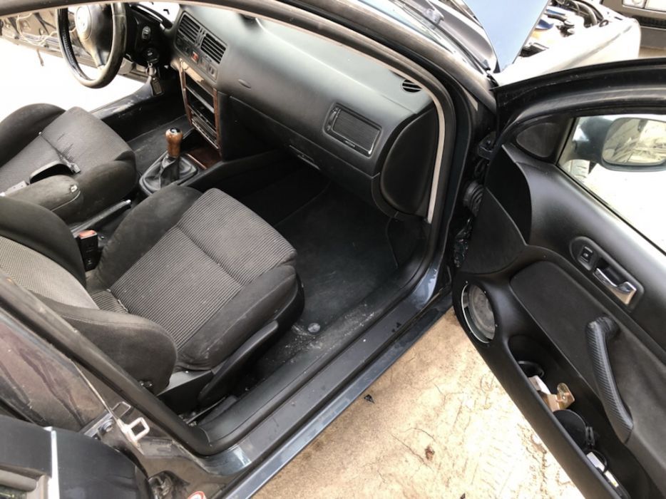 Vw bora 2.3 само на части