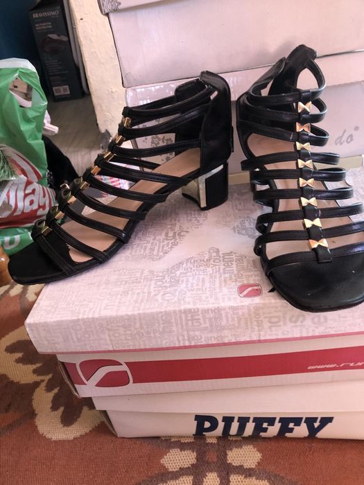 Продавам дамски обувки