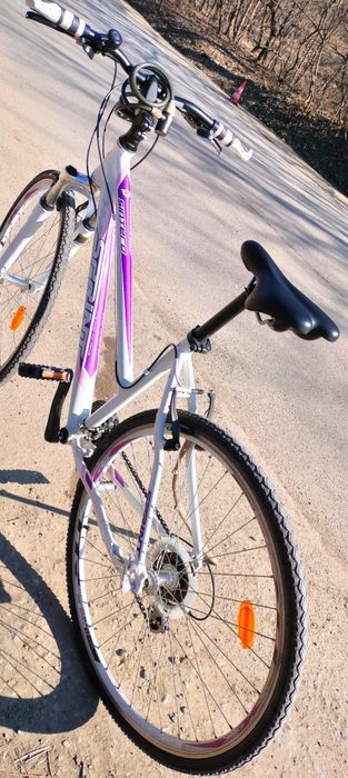 Vand bicicleta damă