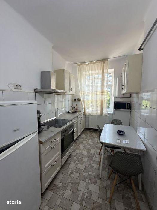 Apartament cu 3 camere, pozitie excelenta – Zona Ramada, Centru, Cra