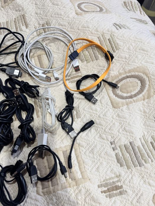 зарядни, кабели, слушалки, handsfree Nokia, Samsung, Sony Ericson
