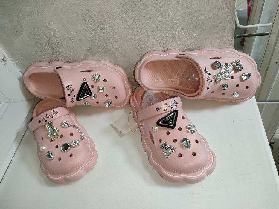 Продаю женскую обувь