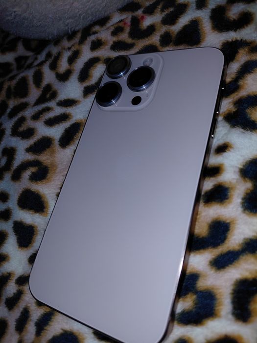 Продам     айфон