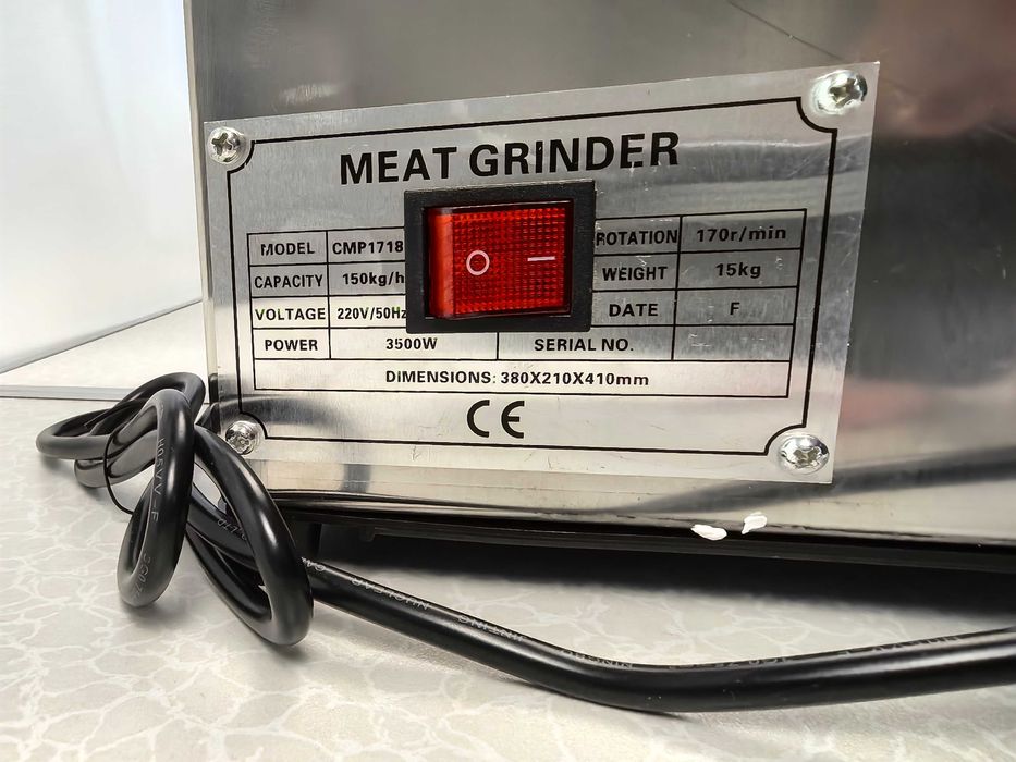 Masina tocat carne profesionala 950W 799 lei