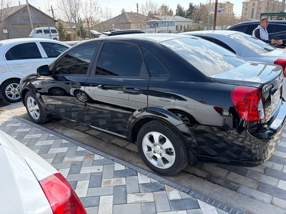 Lacetti Gentra сотилади