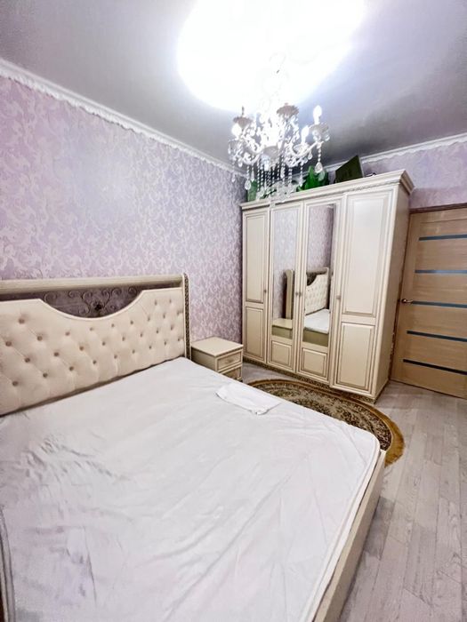 Диван двухспальный б/у