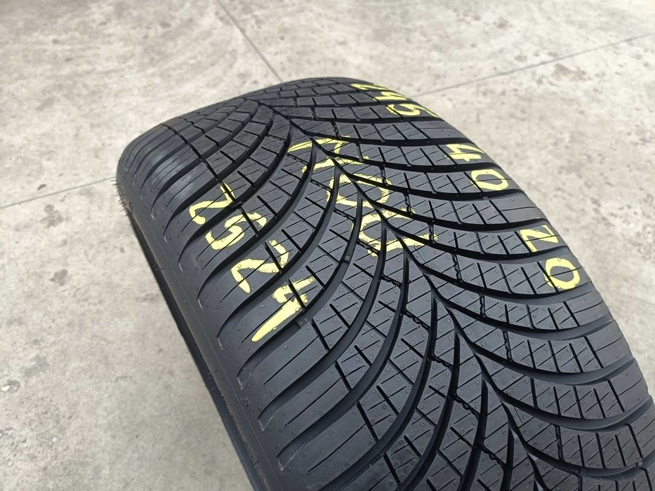 O anvelopa noua 245 40 20 goodyear vector 4 season dot 2524